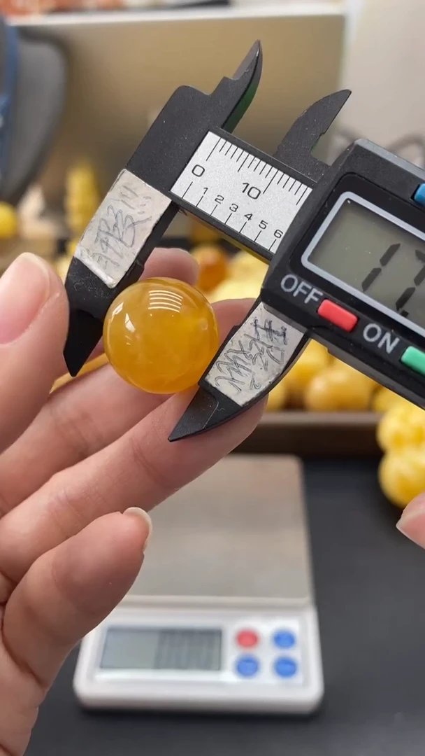 琥珀未镶嵌珠宝奇石2648