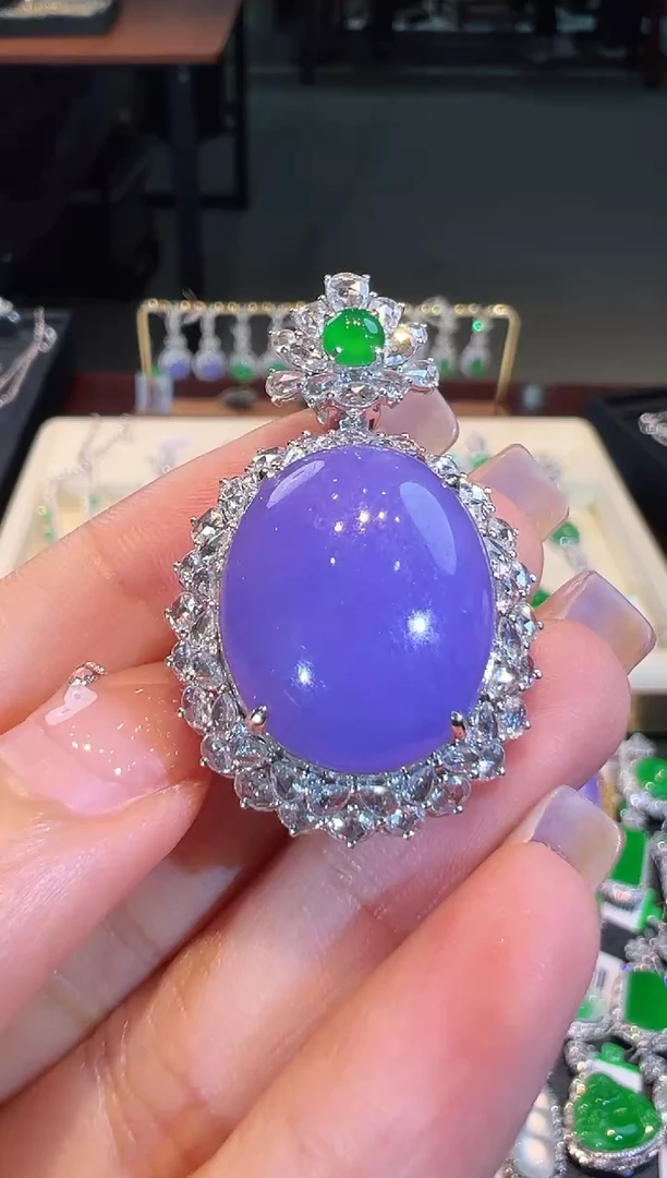 【闪购商品】翡翠吊坠(不含链)18K金镶嵌翡翠