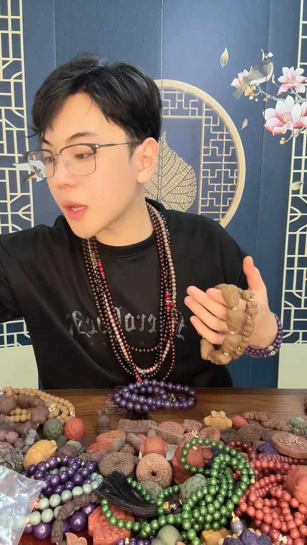 泥塑诺**二息肌脖挂