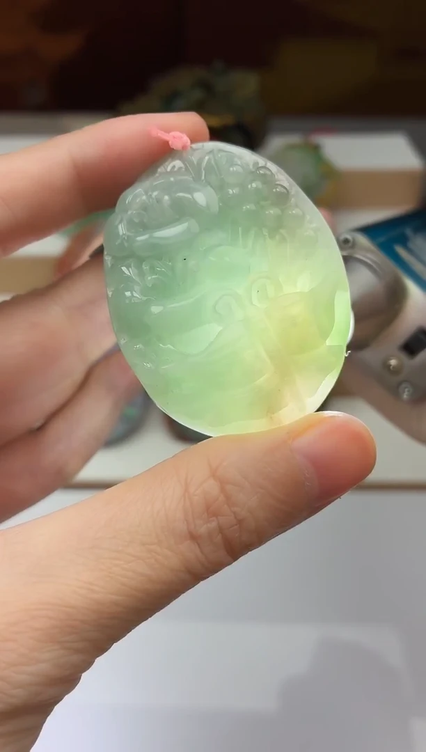 颈饰未镶嵌翡翠牌子