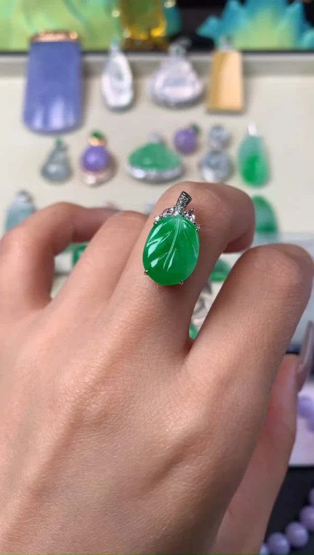 吊坠(不含链)18K金镶嵌翡翠吊坠