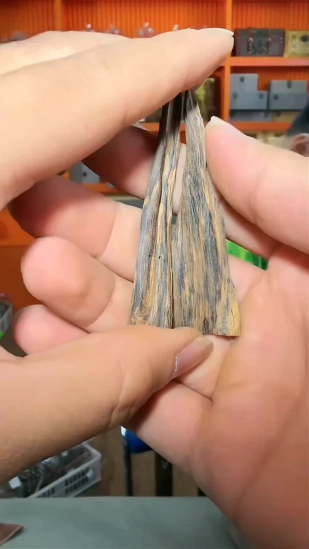 沉香手把件246号多样性发一