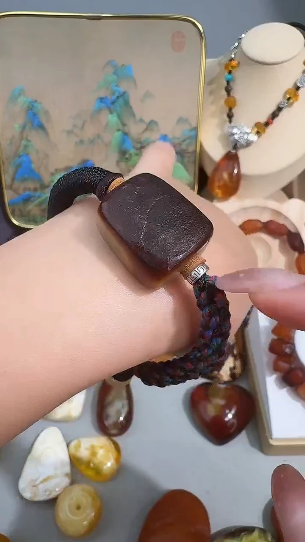 未镶嵌琥珀裸石琥珀