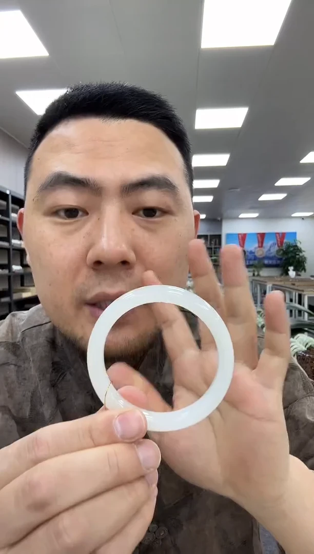 【闪购商品】和田玉手镯未镶嵌55-56  895