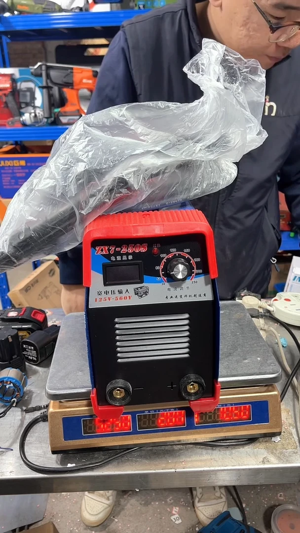 老*┅二手工具看好图片下单 没有运费险128