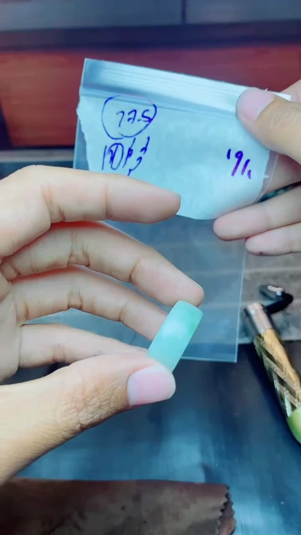 【闪购商品】定制翡翠未镶嵌戒圈