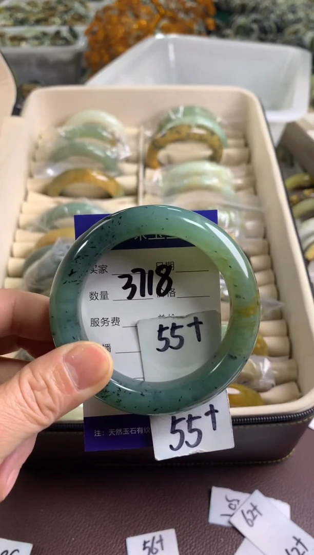 【闪购商品】蛇纹石玉手镯未镶嵌3718