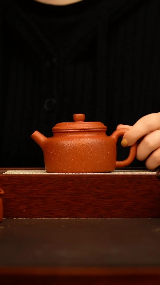 茶壶紫砂德钟 180cc 原矿95红降坡