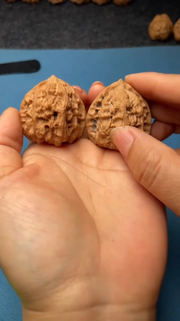 桃核把件w163  梨木台 38尺