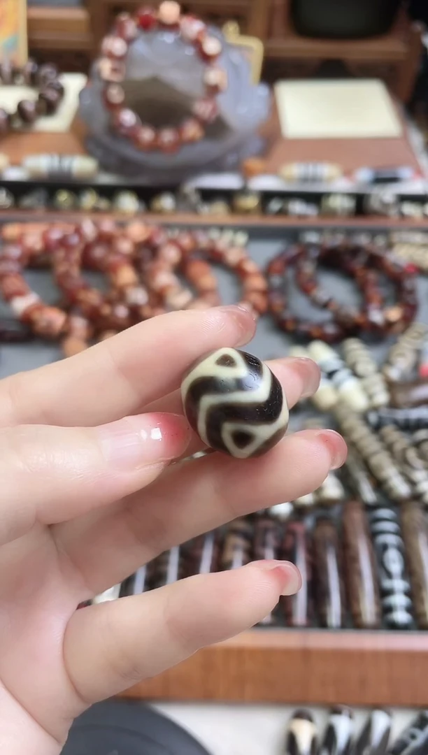未镶嵌珠珠玛瑙/玉髓上肯牙黄水纹大号