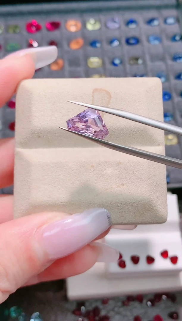 未镶嵌锂辉石裸石3.2ct