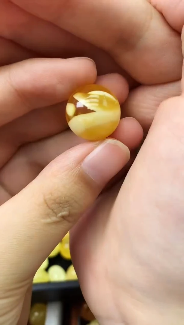 未镶嵌琥珀珠宝奇石44