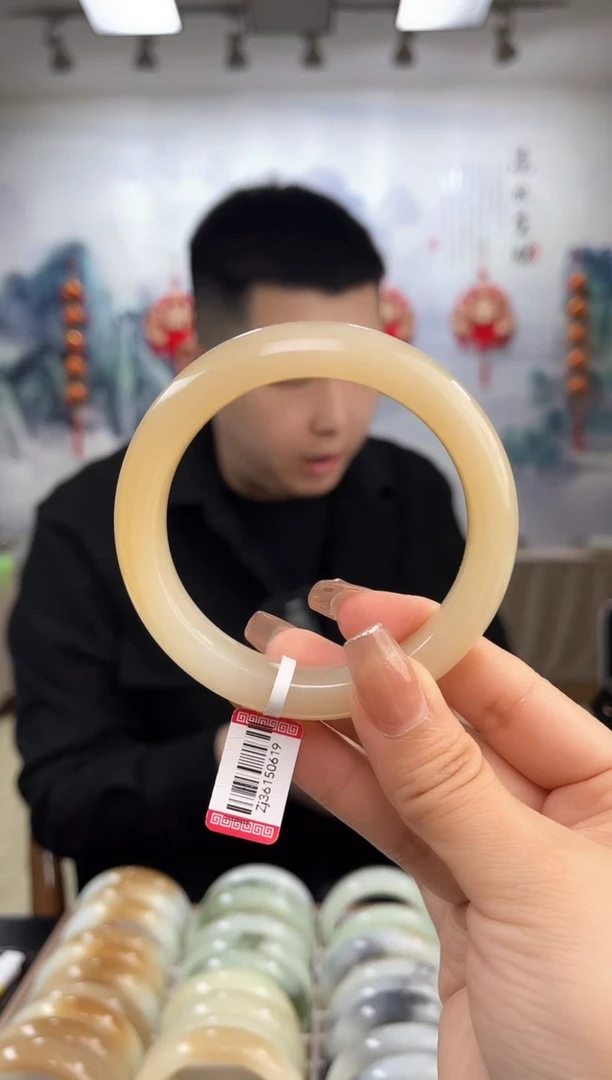 【闪购商品】和田玉手镯未镶嵌60圈口0619