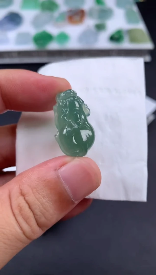 颈饰未镶嵌翡翠?*狸翡翠