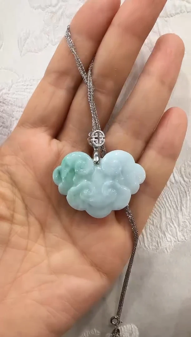 翡翠未镶嵌颈饰国风