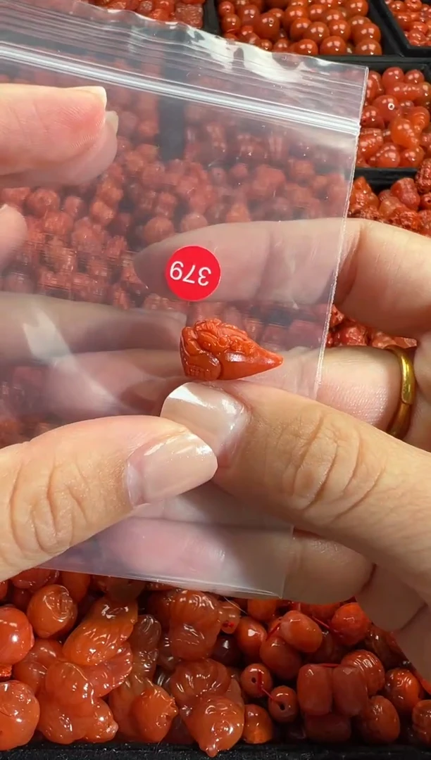 颈饰未镶嵌南红玛瑙1