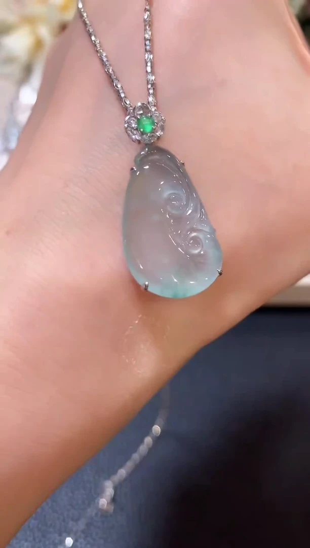 吊坠(不含链)18K金镶嵌翡翠z60