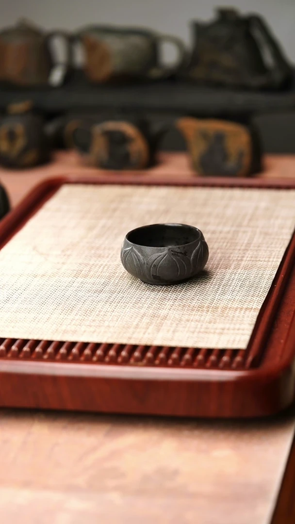 归玉堂冰碛岩重工雕刻坐莲禅定杯100cc