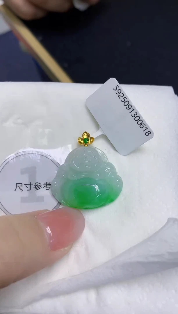 颈饰18K金镶嵌翡翠天然缅甸翡翠A货多样性发一件