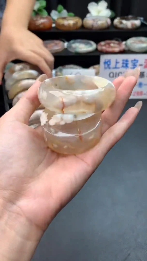未镶嵌手镯石英质玉（52圈口）赠送镯心 无证书