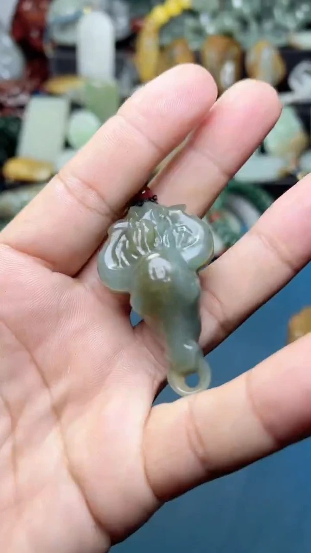 未镶嵌和田玉挂件-