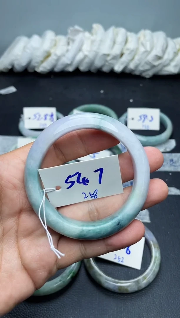 未镶嵌手镯翡翠258