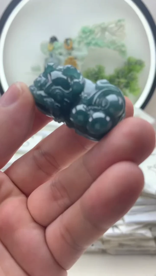 颈饰未镶嵌翡翠霸王貔貅