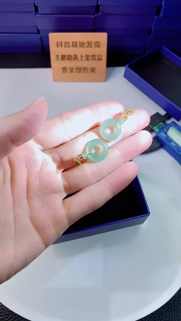 翡翠未镶嵌颈饰11111