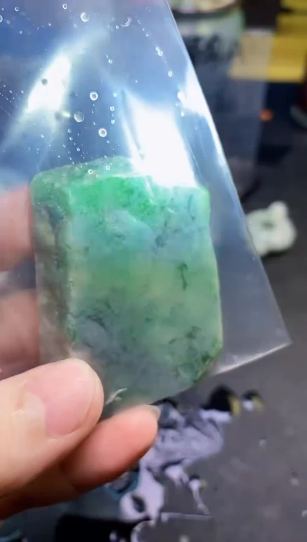 翡翠未镶嵌颈饰天然翡翠006