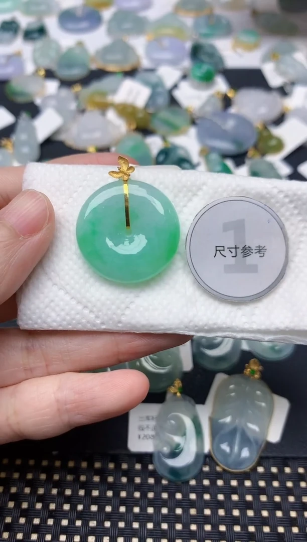 颈饰18K金镶嵌翡翠天然缅甸A货翡翠