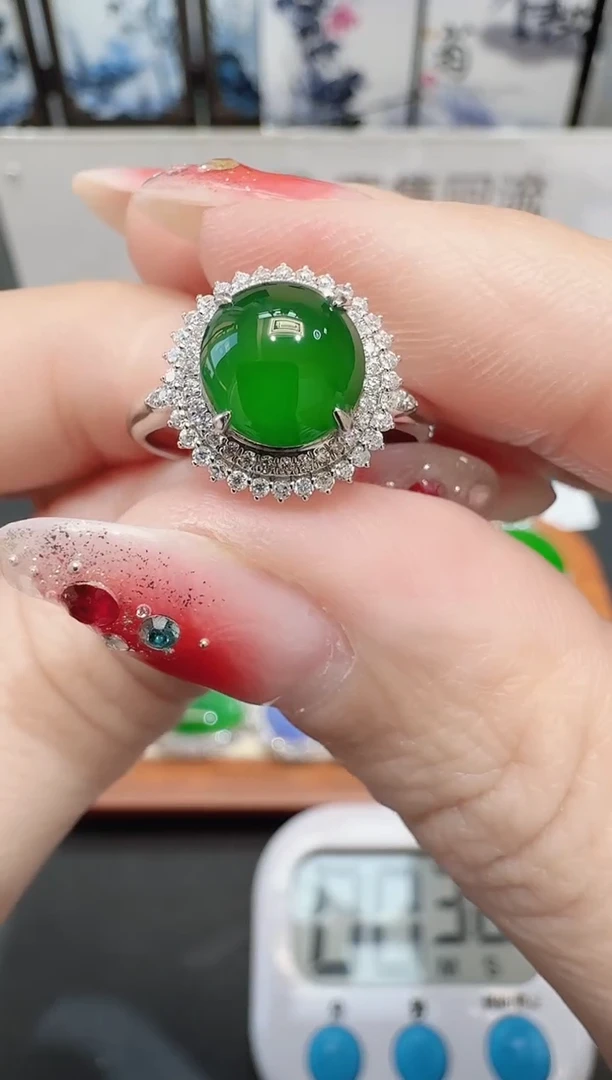 18K金镶嵌戒指翡翠半**风寄售回流，24小时鉴赏期