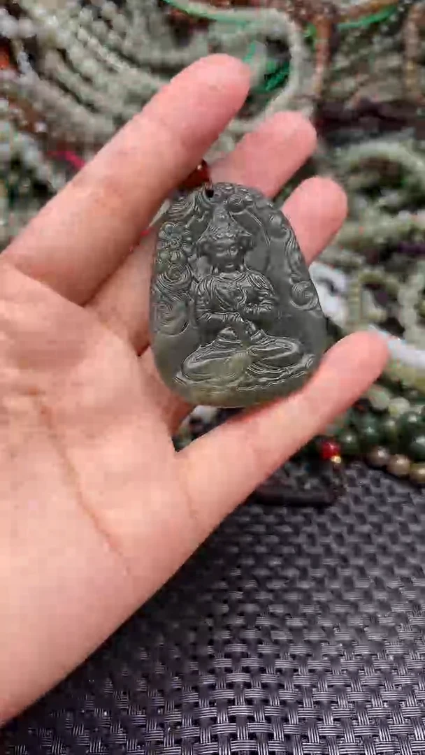 颈饰未镶嵌和田玉1