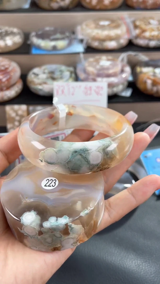 未镶嵌手镯石英质玉64