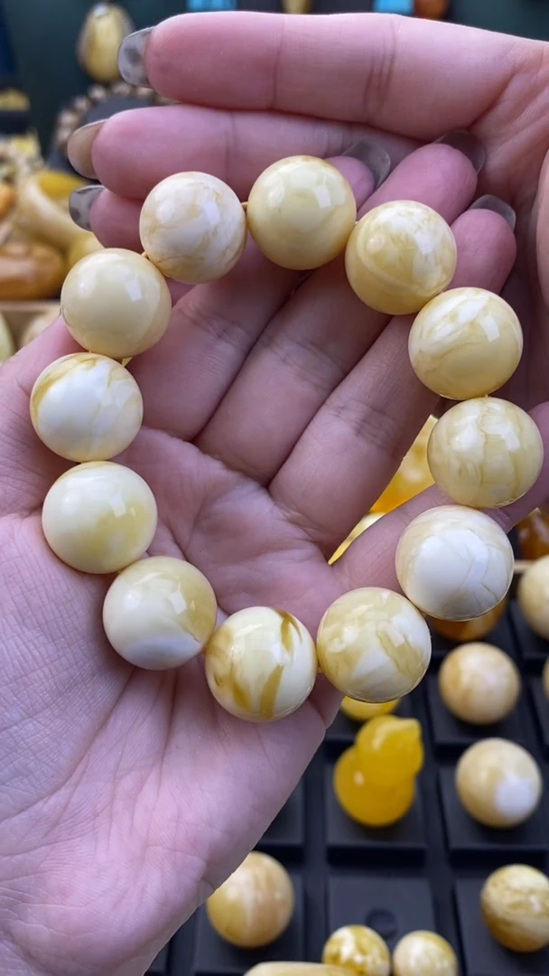 【闪购商品】琥珀裸石未镶嵌月.26