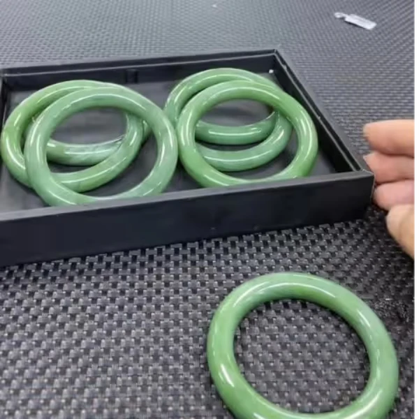 【老郑家】和田玉手镯一支 (多样性发1件)