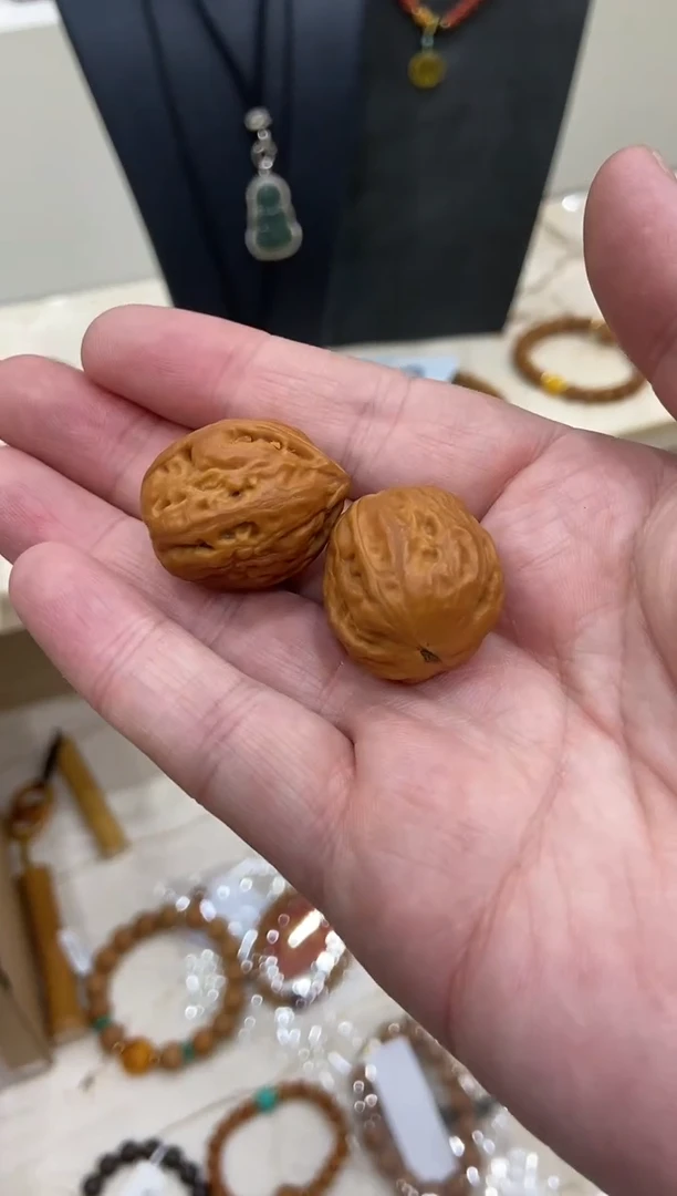 非洲檀香把件手撵小核桃1对