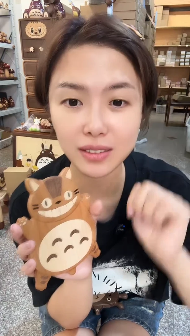 木龙猫巴士杯垫樱桃木