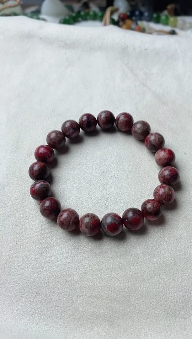 天然辰砂傲**梅手串