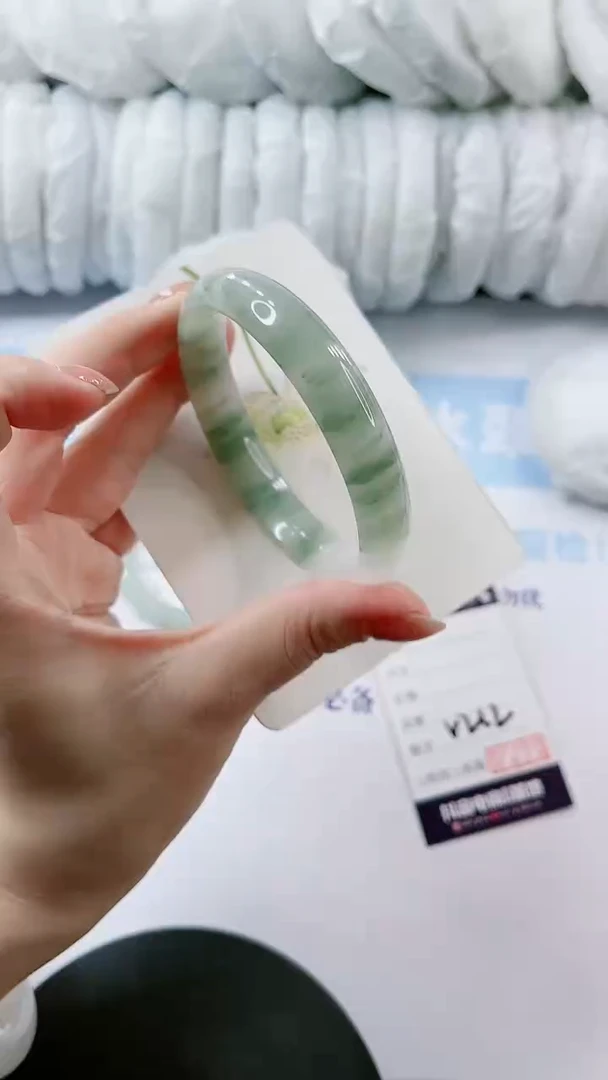 【闪购商品】石英质玉手镯未镶嵌多样性发货V212