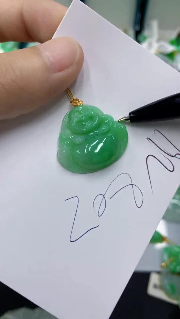 翡翠18K金镶嵌颈饰翡翠