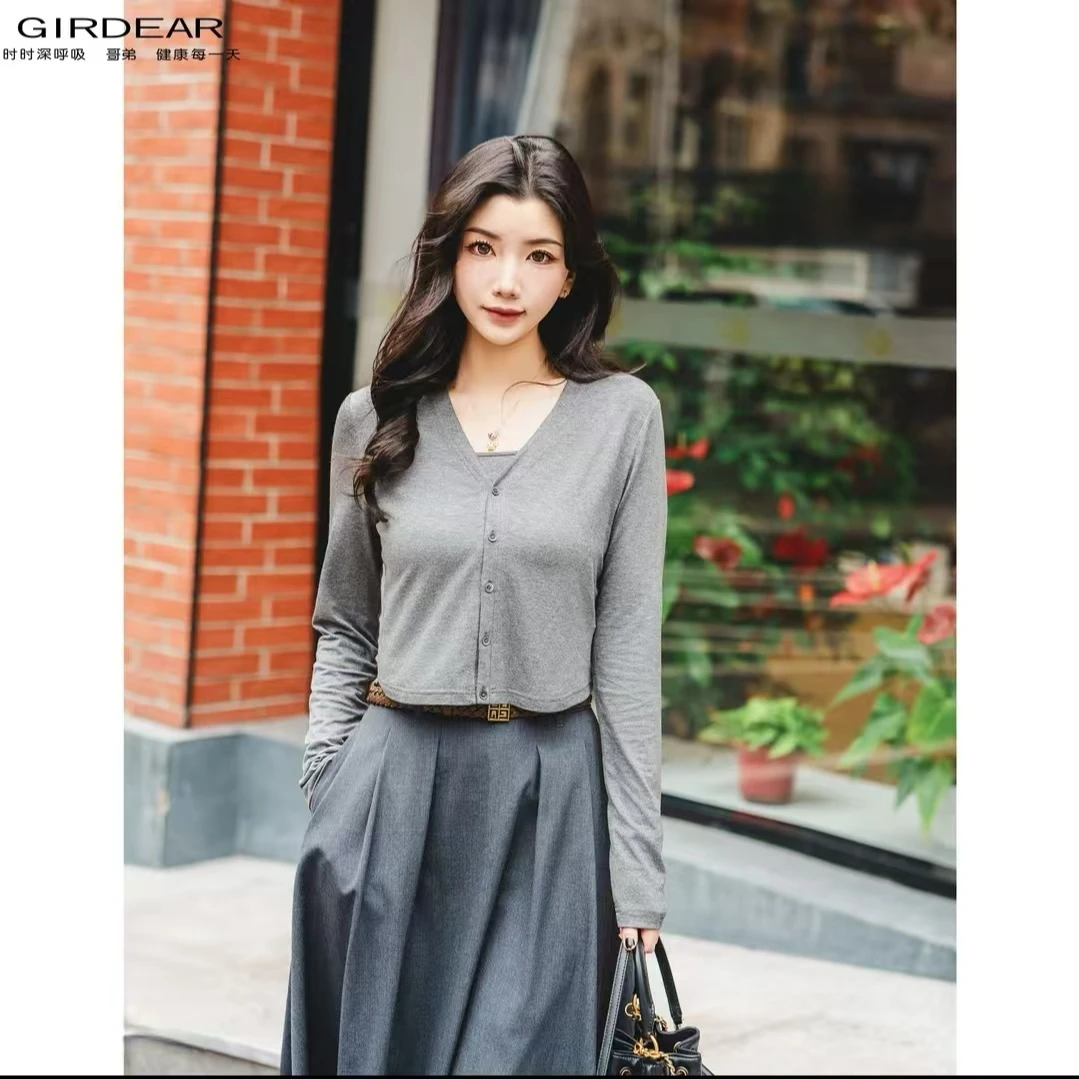 GIRDEAR/哥弟春夏新款简约时尚百搭休闲V领短款外套开衫女 140074