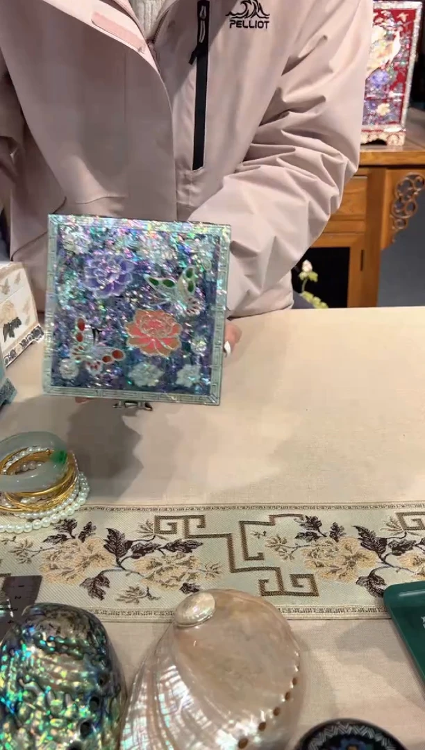 【闪购商品】白边黑底·弘贝雅螺钿漆器文化馆