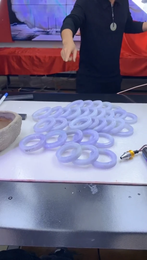 【闪购商品】定制翡翠毛胚定制手镯未镶嵌（多样性发一件）诚意金