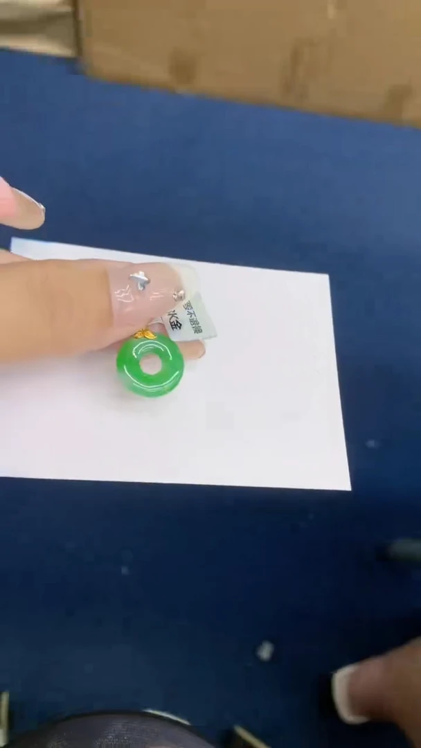 翡翠18K金镶嵌吊坠(不含链)1