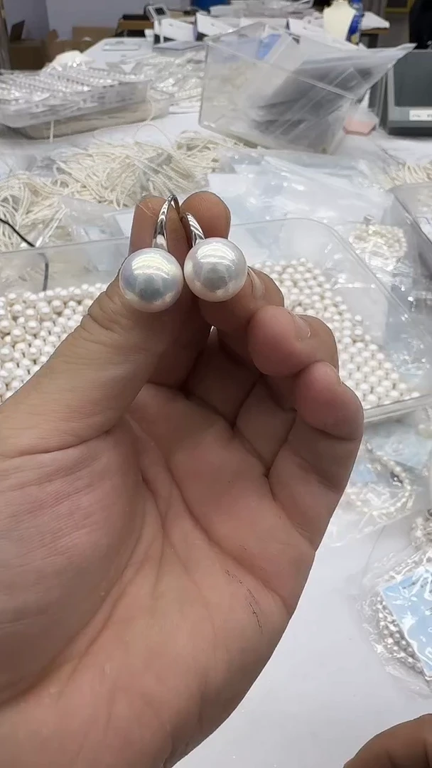 银S925镶嵌耳饰淡水珍珠奔***妮14-15mm 高跟鞋样品-孤品