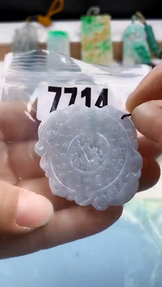 翡翠未镶嵌颈饰天然翡翠吊坠挂件