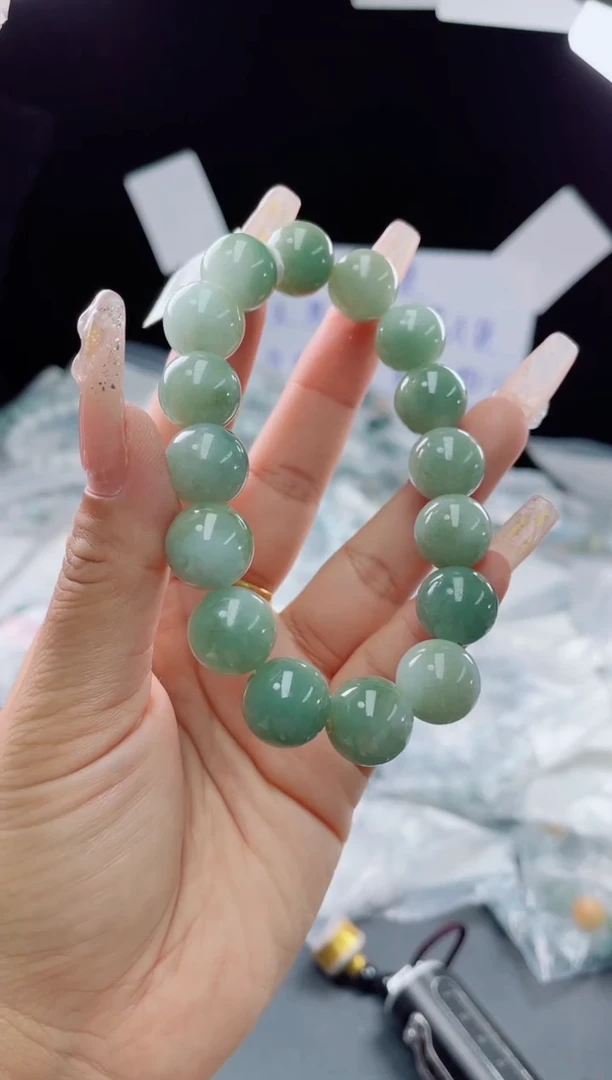 未镶嵌戒指翡翠珠串
