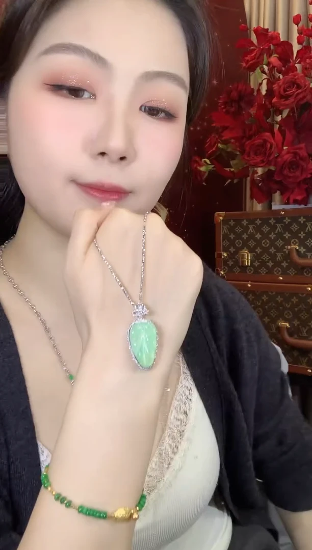 吊坠(不含链)18K金镶嵌翡翠A30翡翠