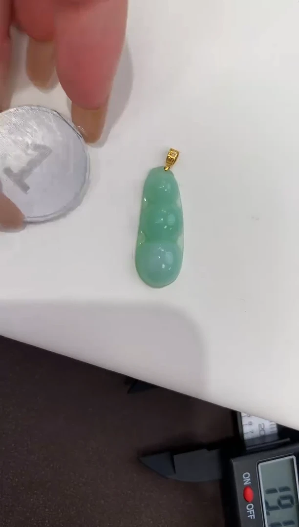 颈饰18K金镶嵌翡翠天然缅甸a货翡翠