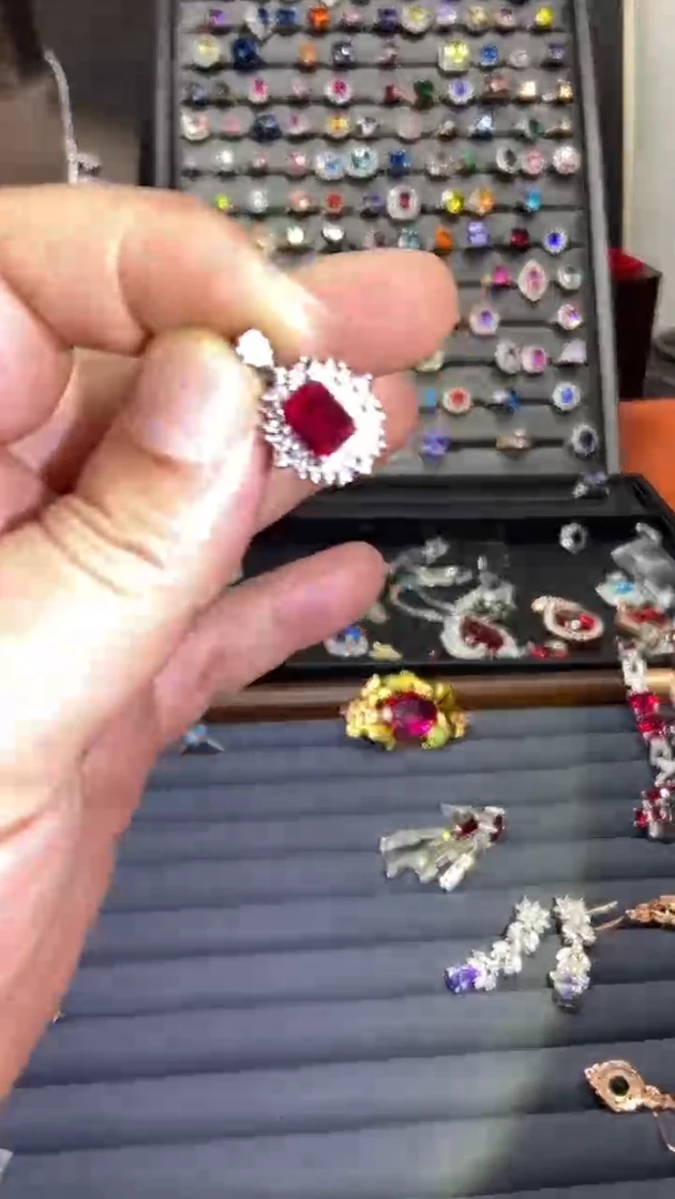 1红宝石（处理）吊坠B12.20-46